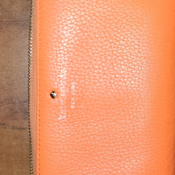 Kate Spade Beautiful Pebble Leather kate spade wallet BRIGHT ORANGE. Pre-loved - Picture 14 of 15